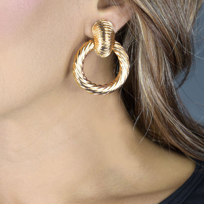 Classic Swirl Design Doorknocker Clip Earring-Rosegold-tone
