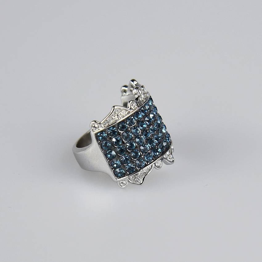 Brilliant Wide Pavé Ring